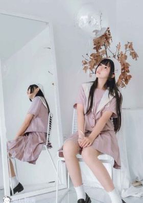日韩精品成人色模特玲玲_BT种子下载
